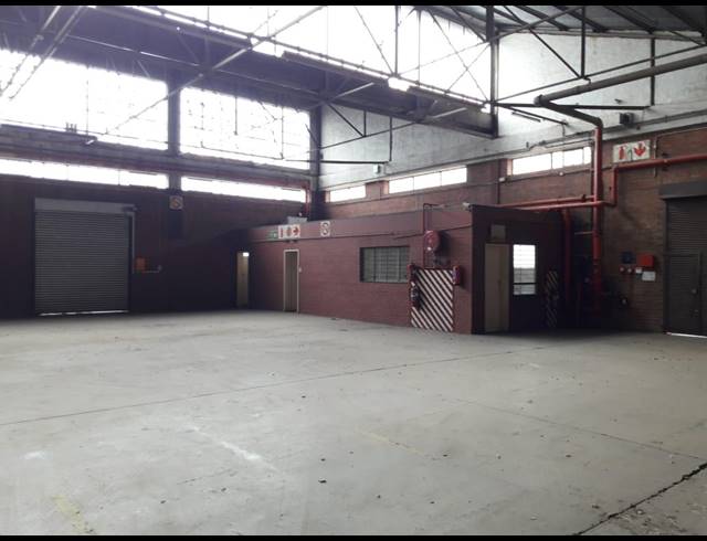 7,000M² WAREHOUSE TO LET IN LONGDALE